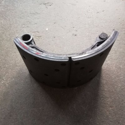 AK99000340063 New Auman rear brake shoe assembly